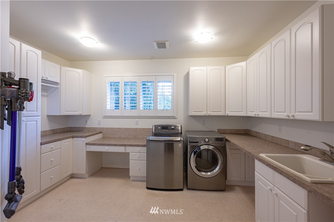 23908 Southeast 243rd Street Maple Valley, WA 98038 - Photo 26 of 33