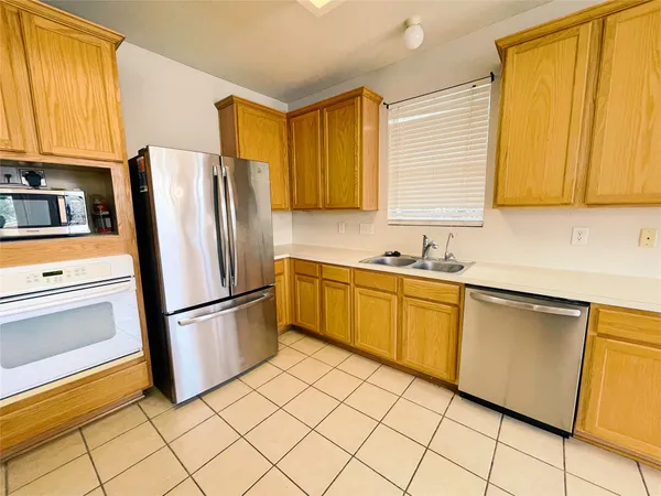 $1,995 | 2059 Carlisle Castle Drive, New Braunfels, TX 78130