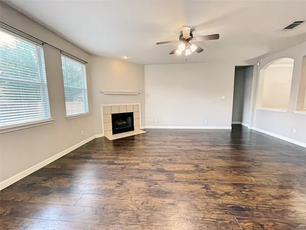 $1,995 | 2059 Carlisle Castle Drive, New Braunfels, TX 78130