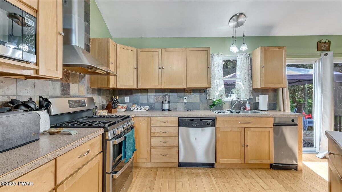 344 Huckleberry Road Newfoundland, PA 18445 - Photo 17 of 54 Kitchen
