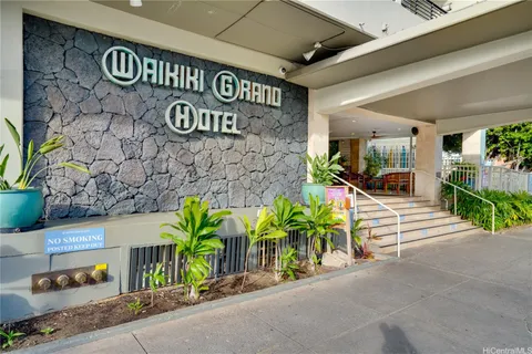 a view of entryway along with potted plant