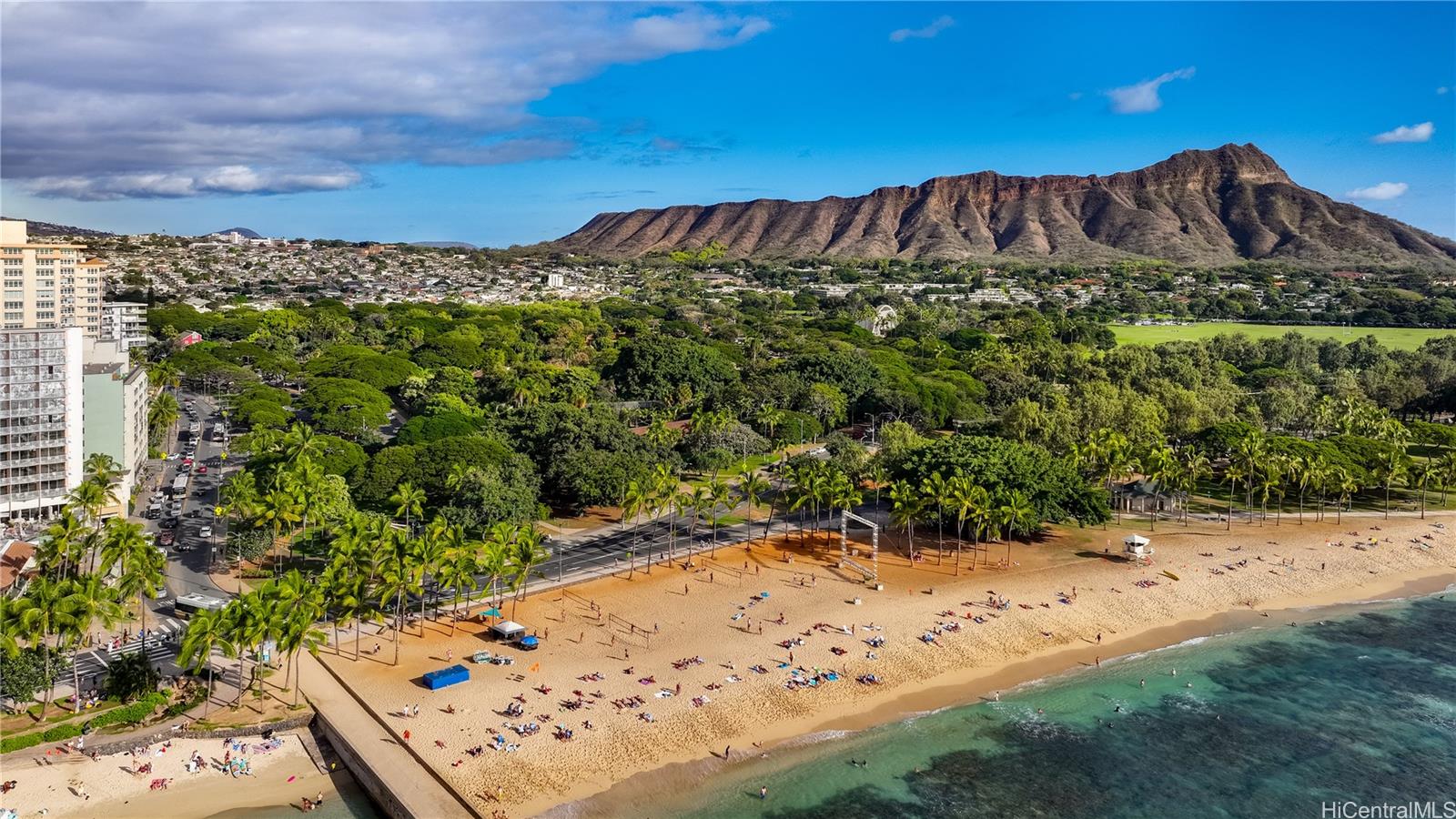 134 Kapahulu Avenue, Unit 518 Honolulu, HI 96815 - Photo 22 of 23 a view of a backyard with plants