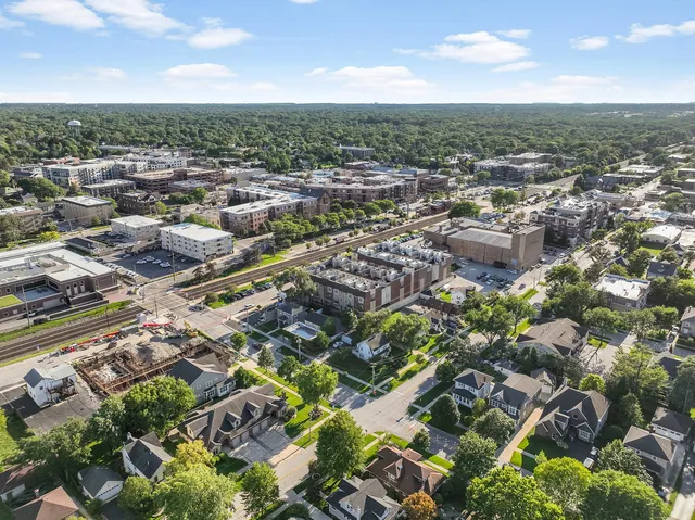 $750,000 | 841 Rogers Street, Downers Grove, IL 60515