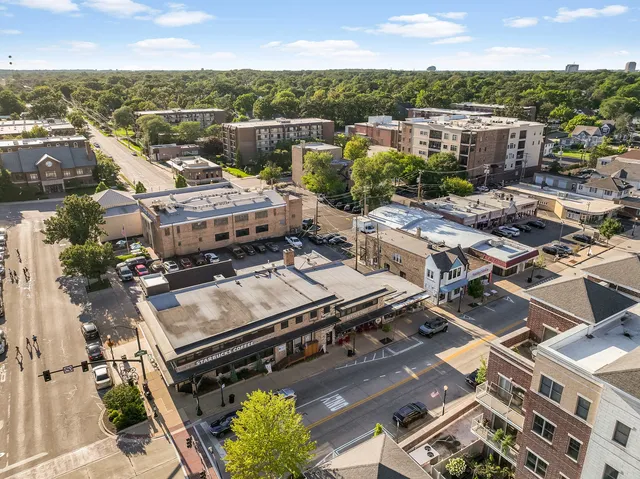 $750,000 | 841 Rogers Street, Downers Grove, IL 60515