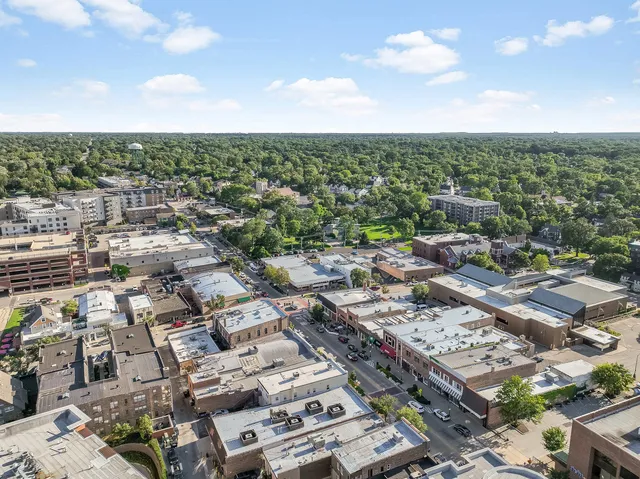 $750,000 | 841 Rogers Street, Downers Grove, IL 60515