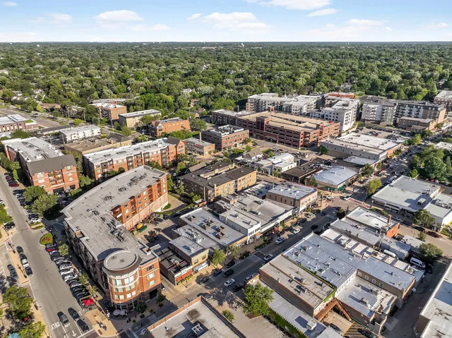 $750,000 | 841 Rogers Street, Downers Grove, IL 60515