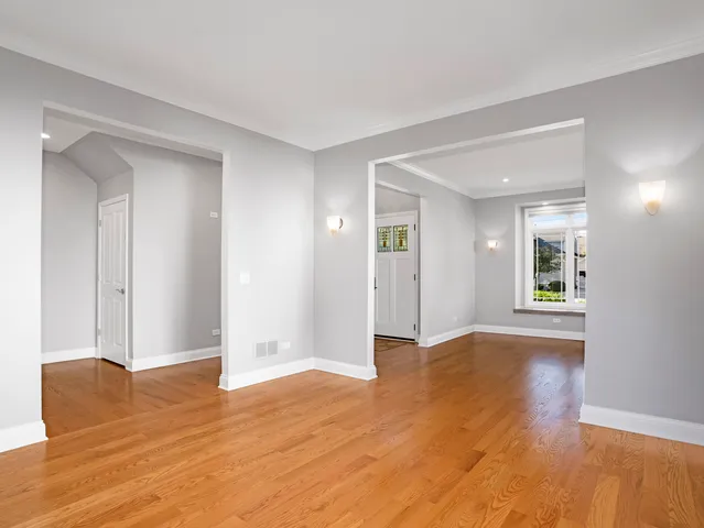 $750,000 | 841 Rogers Street, Downers Grove, IL 60515