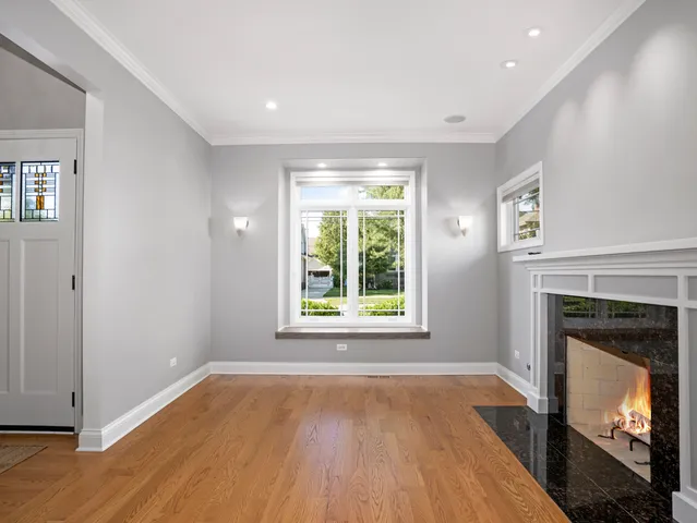 $750,000 | 841 Rogers Street, Downers Grove, IL 60515