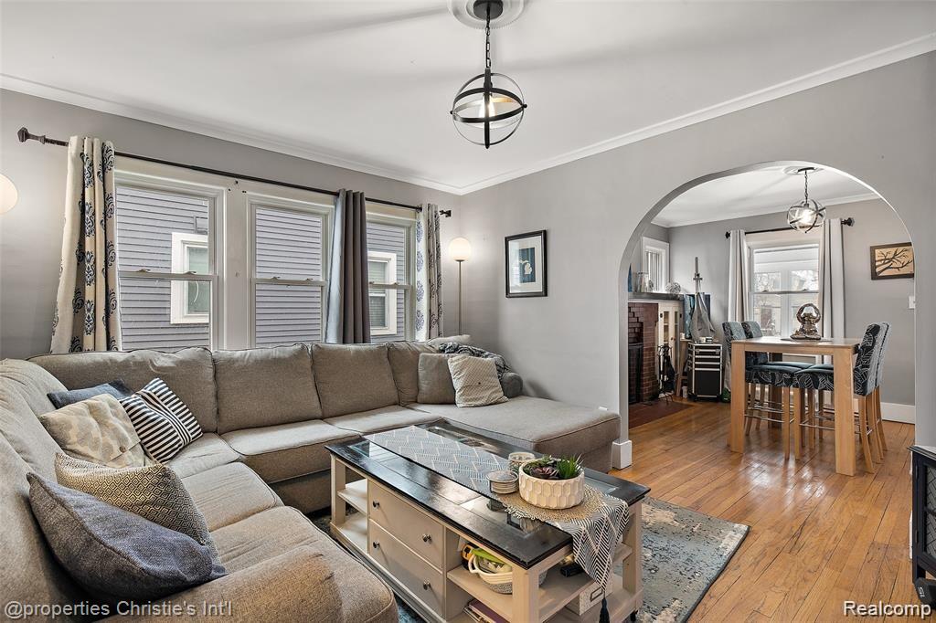423 West 12 Mile Road Royal Oak, MI 48073 - Photo 21 of 42 423 W 12 Mile Interior-9.jpg