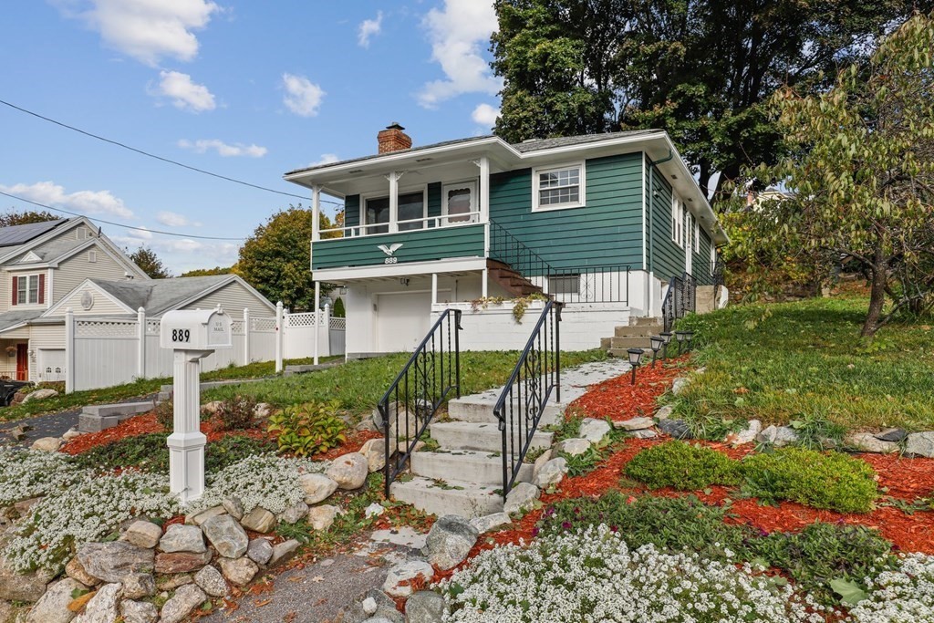 889 Riverside Drive Methuen, MA 01844 - Photo 1 of 28 Gallery Image 1