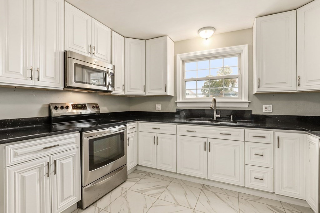 889 Riverside Drive Methuen, MA 01844 - Photo 3 of 28 Gallery Image 3