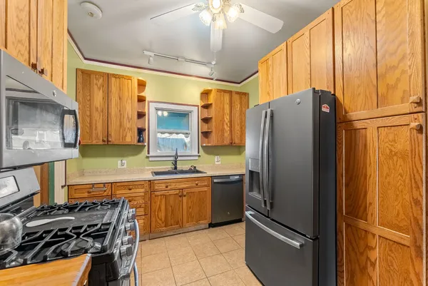 $235,000 | 2664 North Harrison Street, Davenport, IA 52803