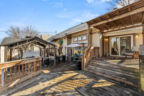 $235,000 | 2664 North Harrison Street, Davenport, IA 52803