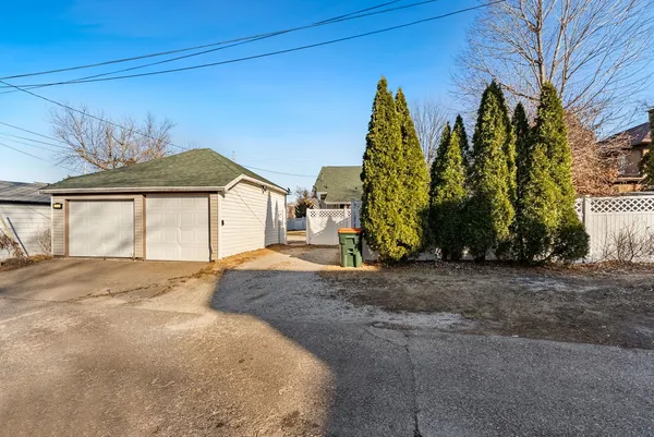 $235,000 | 2664 North Harrison Street, Davenport, IA 52803