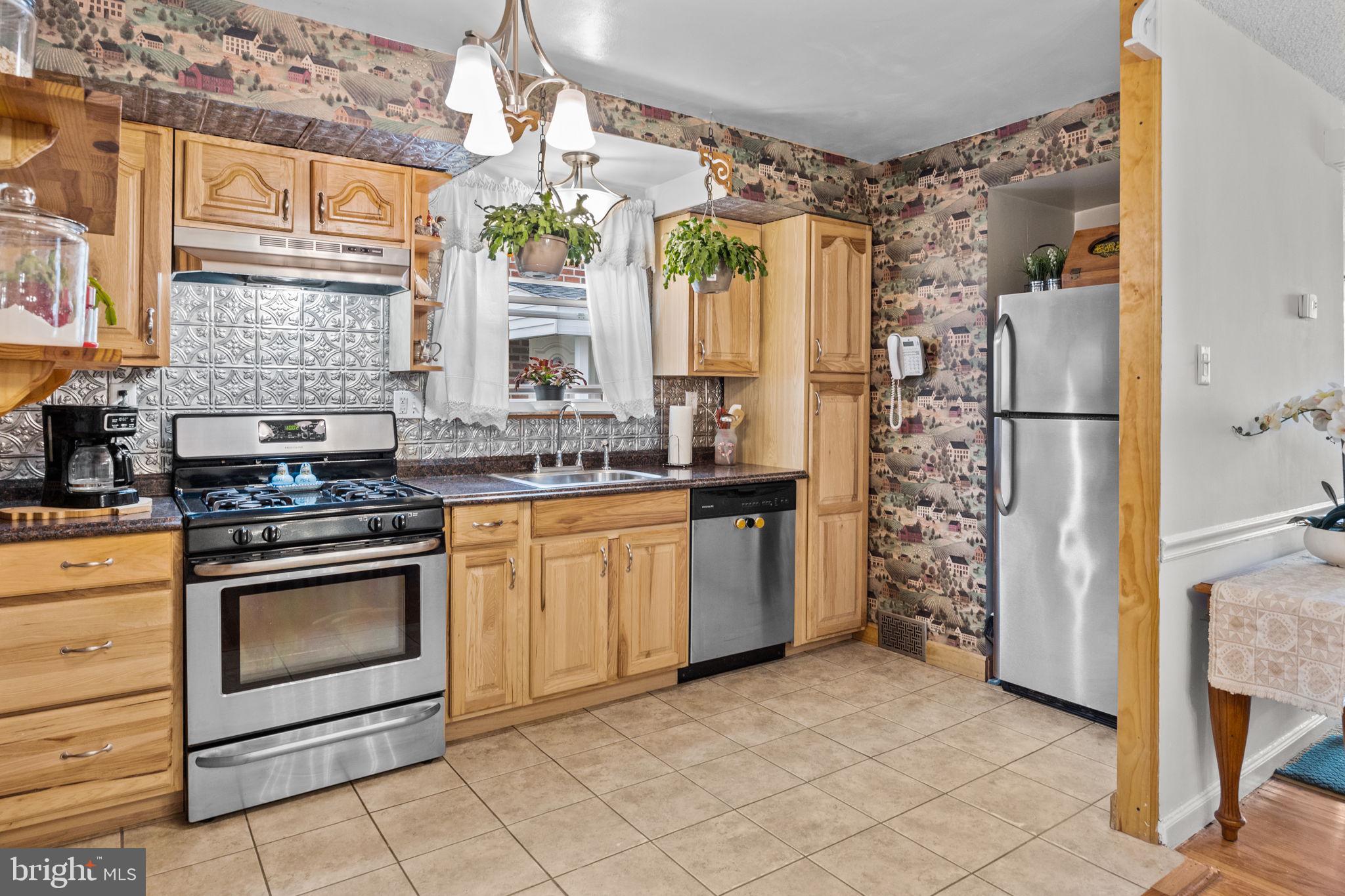 2727 Axe Factory Road Philadelphia, PA 19152 - Photo 5 of 27 Gallery Image 5