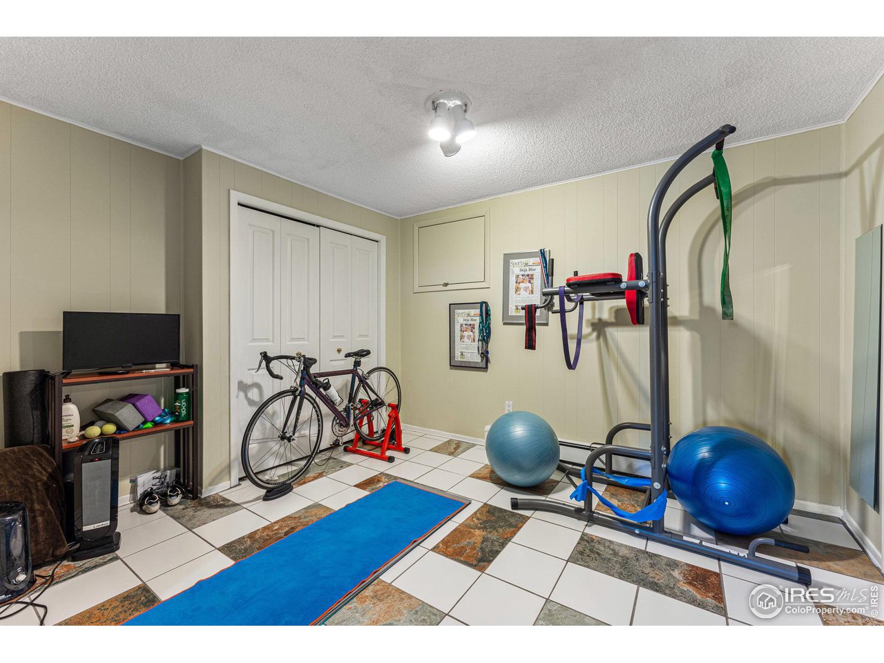 3880 Cloverleaf Drive Boulder, CO 80304 - Photo 29 of 38 a view of a room with gym equipment