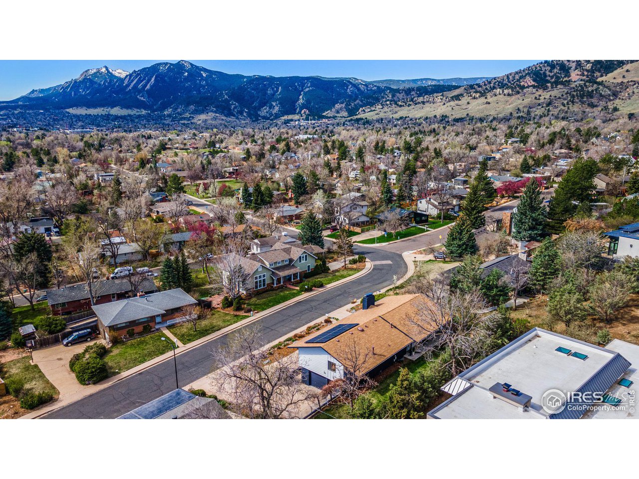 3880 Cloverleaf Drive Boulder, CO 80304 - Photo 34 of 38 an aerial view of a house and a garden