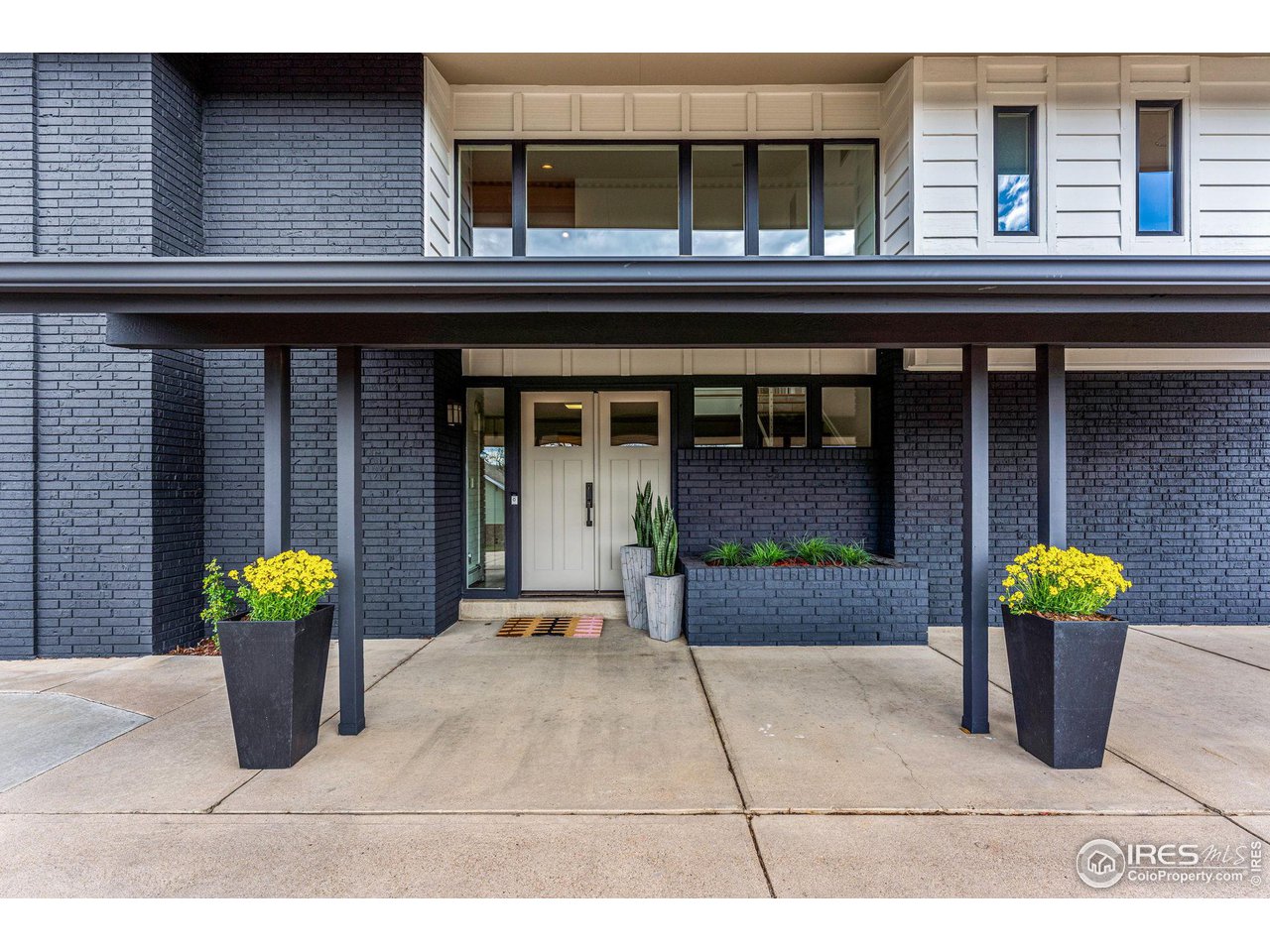 3880 Cloverleaf Drive Boulder, CO 80304 - Photo 4 of 38 a house view with a outdoor space