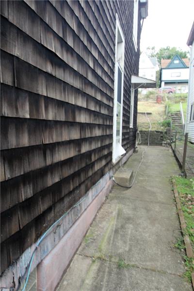 2311 Spring Street Pittsburgh, PA 15210 - Photo 4 of 24 Cedar Shake Siding!