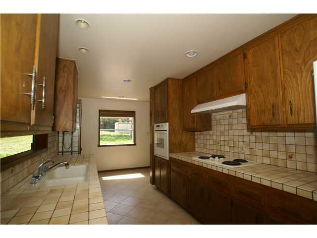 3057 Roadrunner Road San Marcos, CA 92078 - Photo 5 of 15