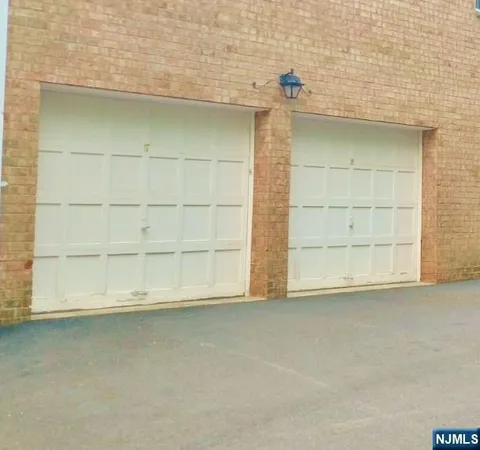 $3,125 | 522 North Maple Avenue, Unit A 19, Ridgewood, NJ 07450