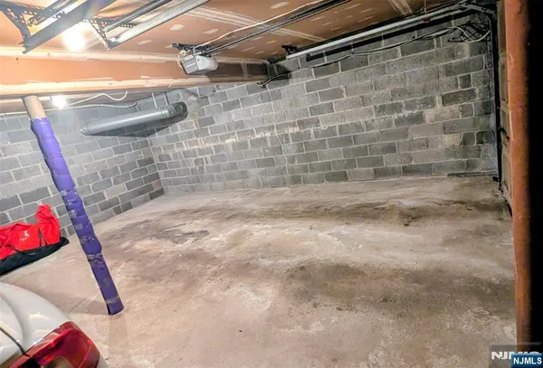 $3,125 | 522 North Maple Avenue, Unit A 19, Ridgewood, NJ 07450