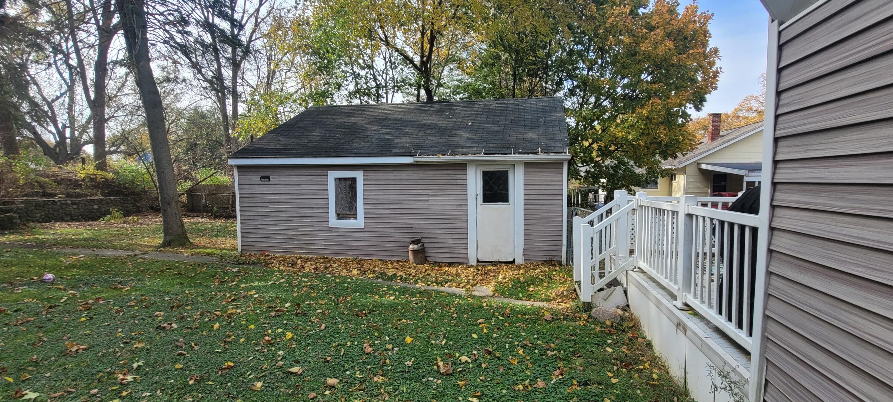 809 Virginia Street Jackson, MI 49202 - Photo 5 of 31 20241030_131323