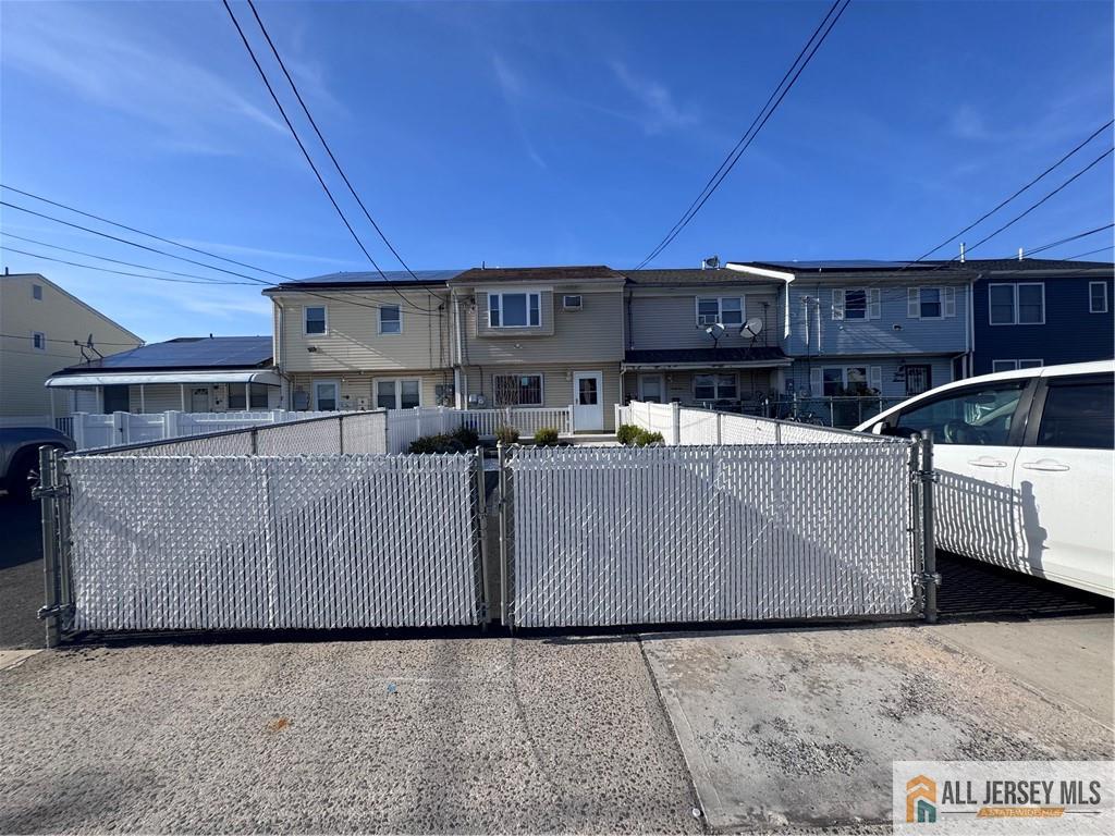 33 Mercer Street Carteret, NJ 07008 - Photo 4 of 30