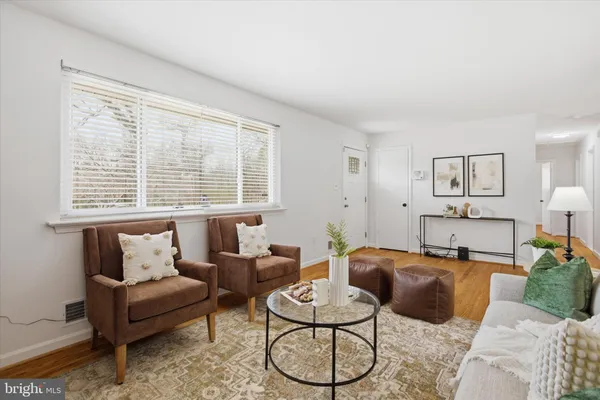 $395,900 | 7400 Colchester Drive, Clinton, MD 20735