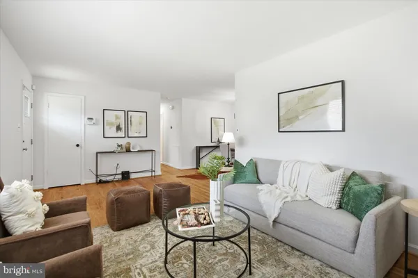 $395,900 | 7400 Colchester Drive, Clinton, MD 20735