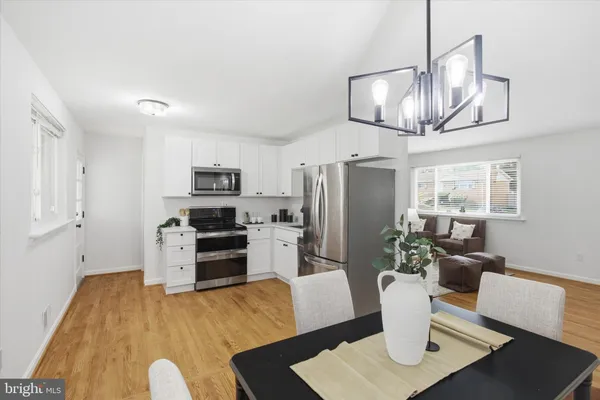 $395,900 | 7400 Colchester Drive, Clinton, MD 20735