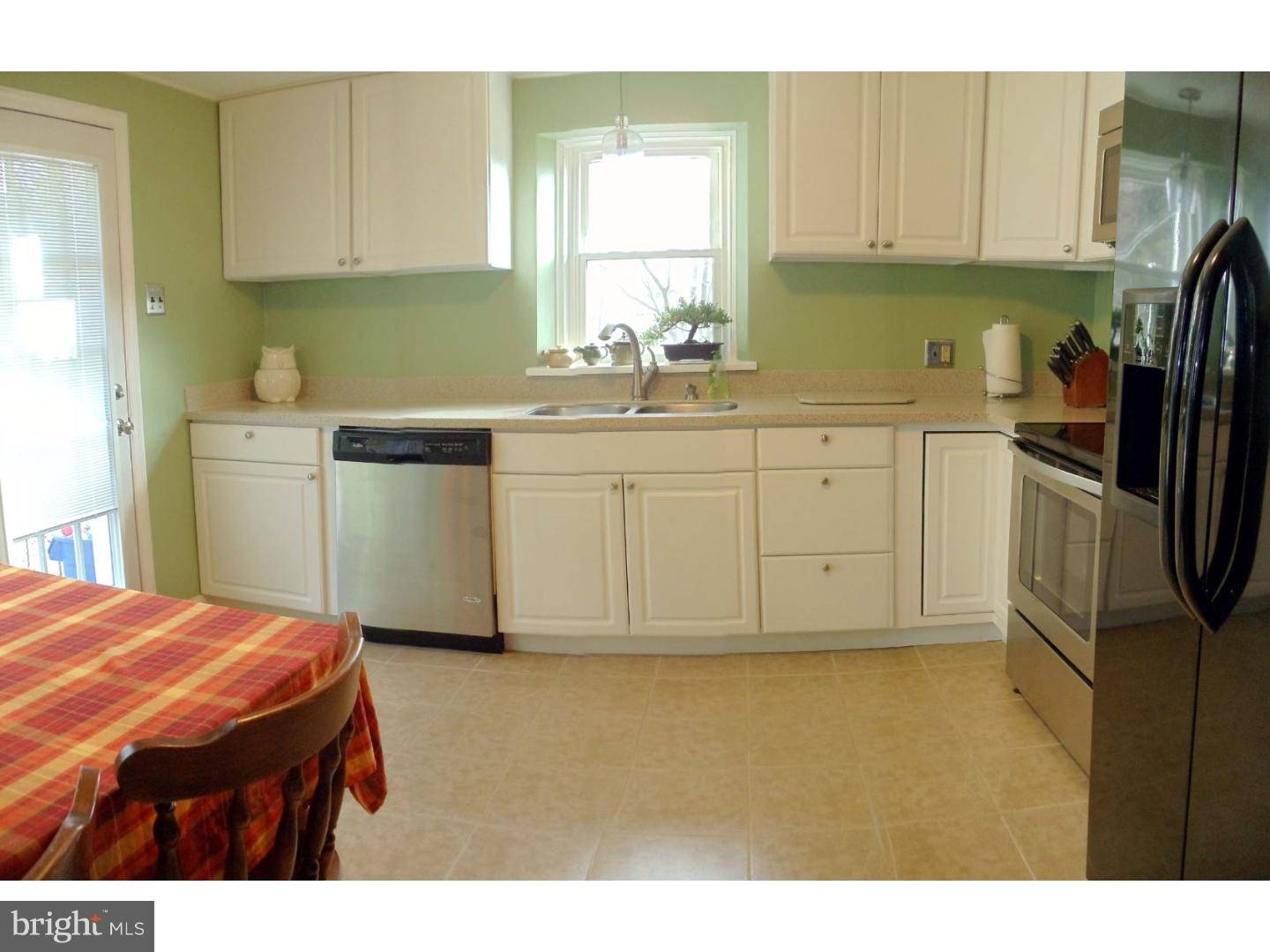 14 West Neversink Road Reading, PA 19606 - Photo 5 of 19 Gallery Image 5