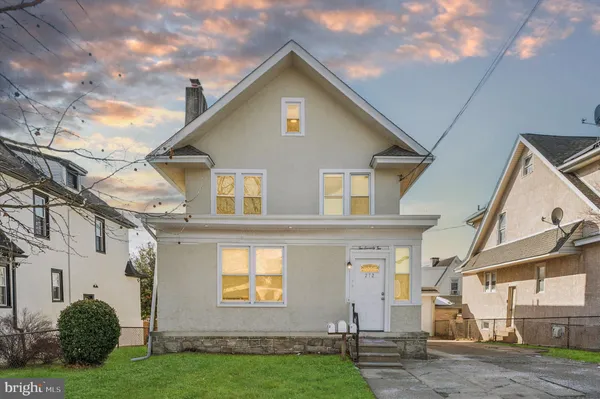 $2,150 | 272 Burmont Road, Unit 2, Drexel Hill, PA 19026