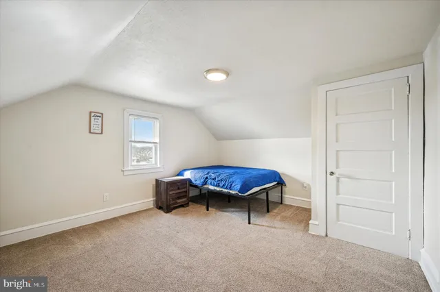 $2,300 | 272 Burmont Road, Unit 2, Drexel Hill, PA 19026