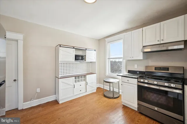 $2,300 | 272 Burmont Road, Unit 2, Drexel Hill, PA 19026