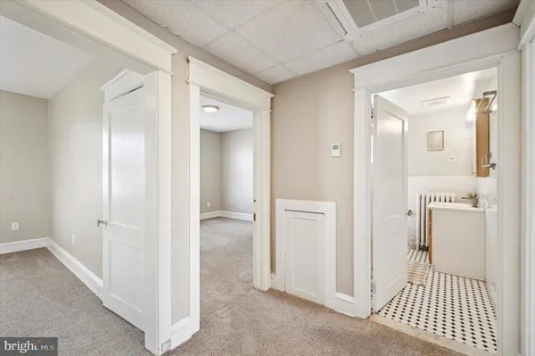 $2,150 | 272 Burmont Road, Unit 2, Drexel Hill, PA 19026