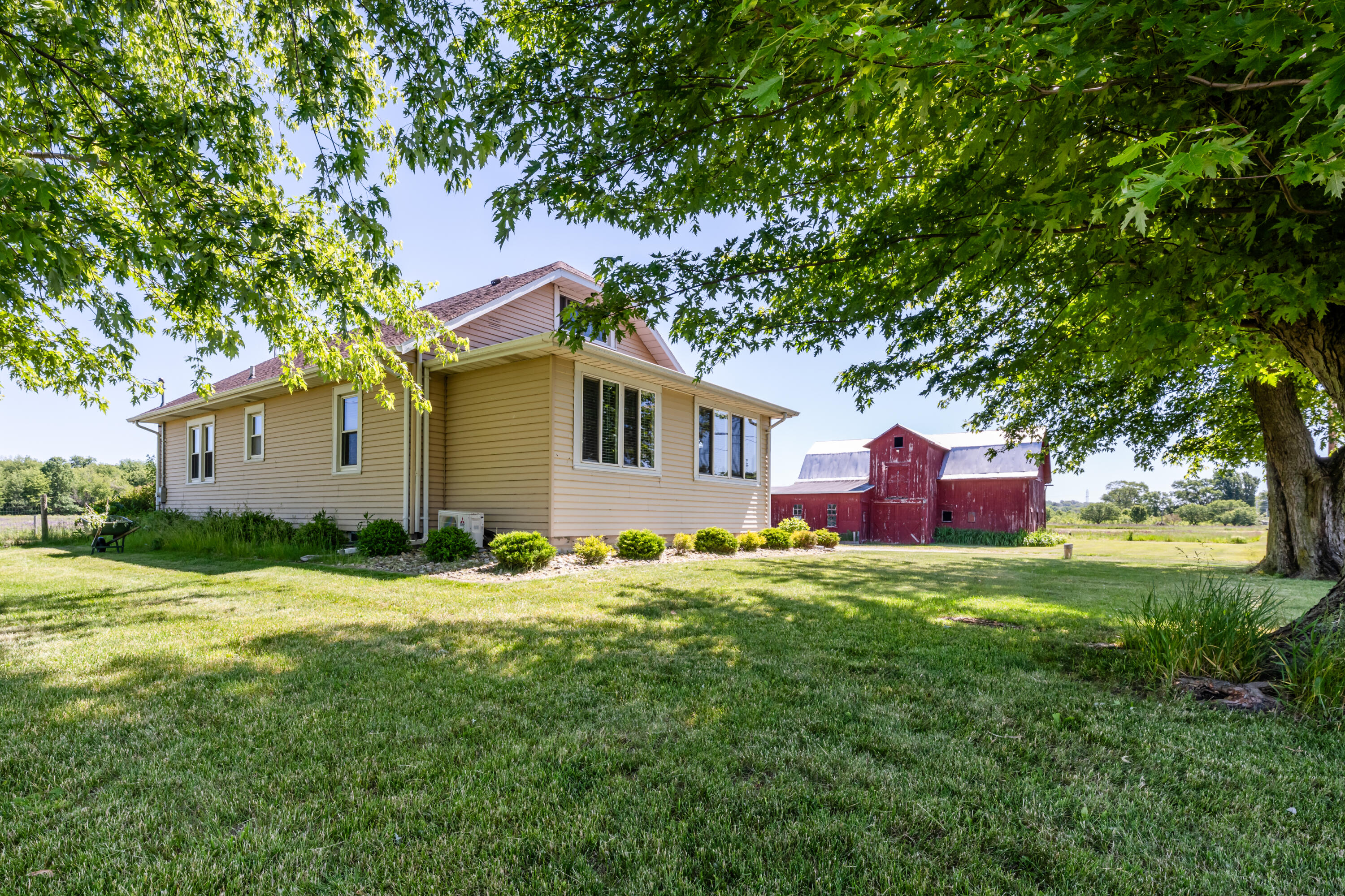 887 West Hinchman Road Baroda, MI 49101 - Photo 1 of 53 Hinchman-103