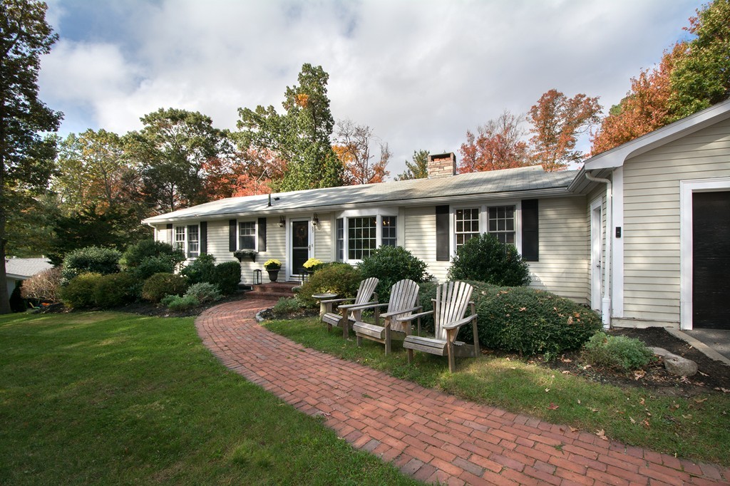 80 Brewster Road Cohasset, MA 02025 - Photo 2 of 30 Gallery Image 2
