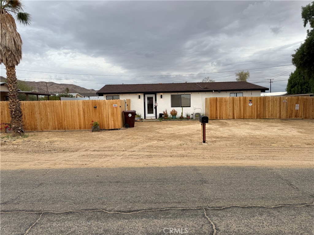 6922 Datura Avenue Twentynine Palms, CA 92277 - Photo 1 of 24 a view of a yard