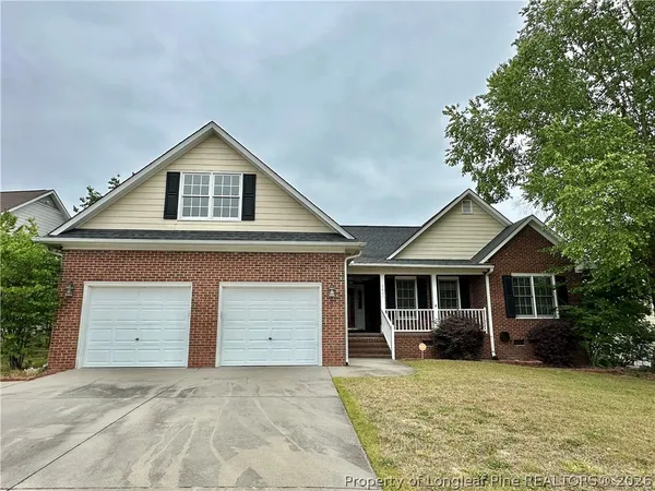 $2,100 | 2827 Beringer Drive, Fayetteville, NC 28306