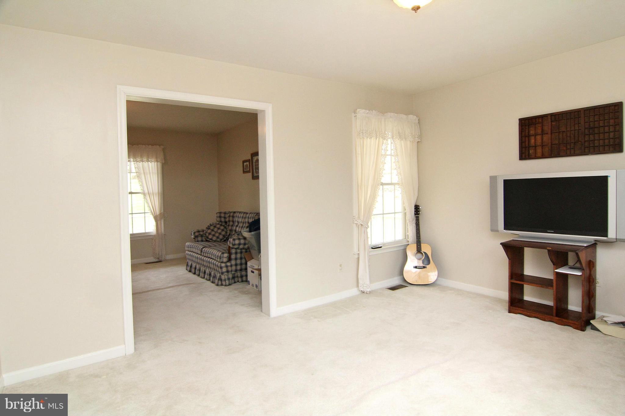 4616 Skidmore Road Westminster, MD 21157 - Photo 11 of 27 Dining Room
