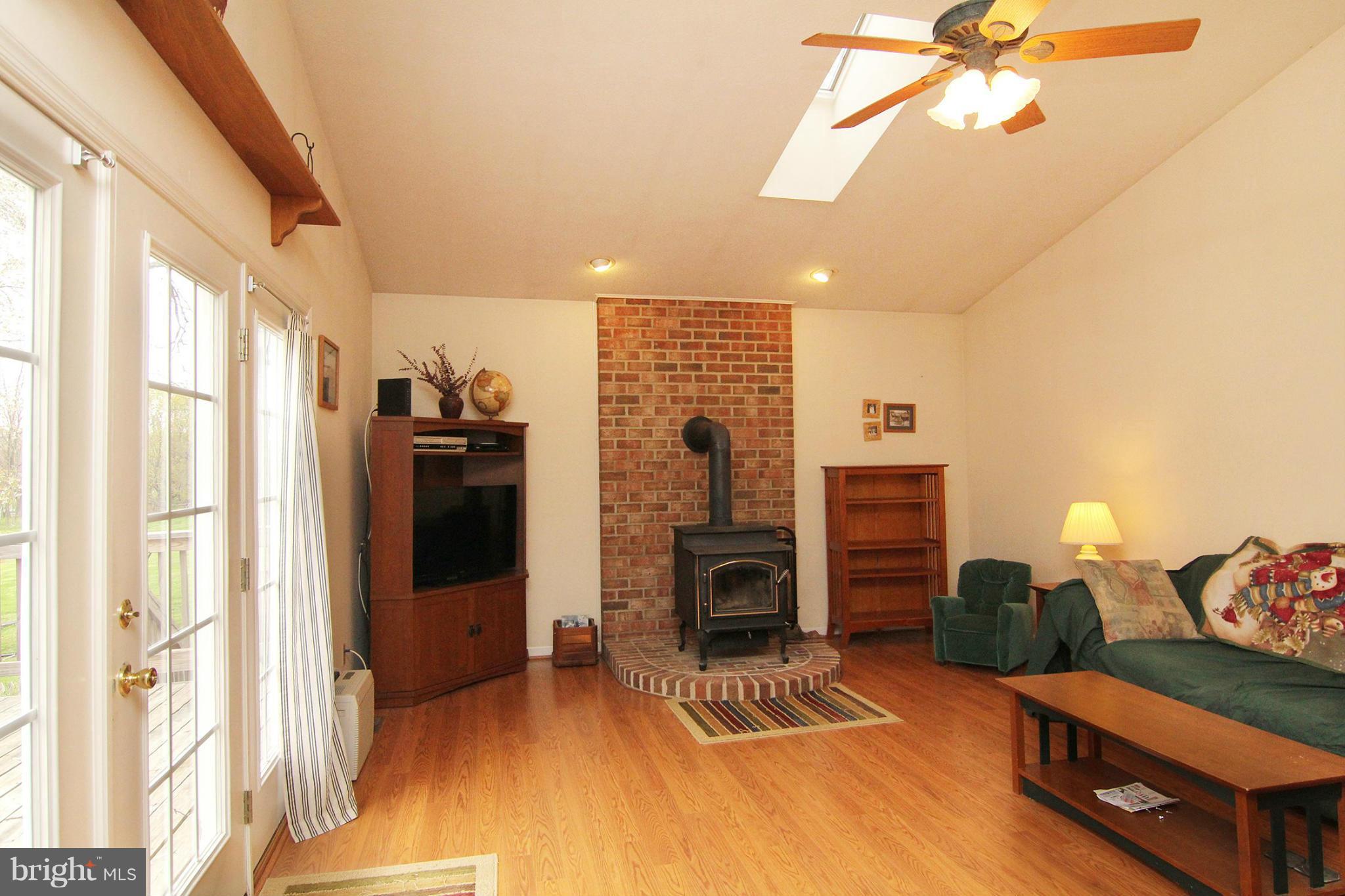 4616 Skidmore Road Westminster, MD 21157 - Photo 9 of 27 Family Room
