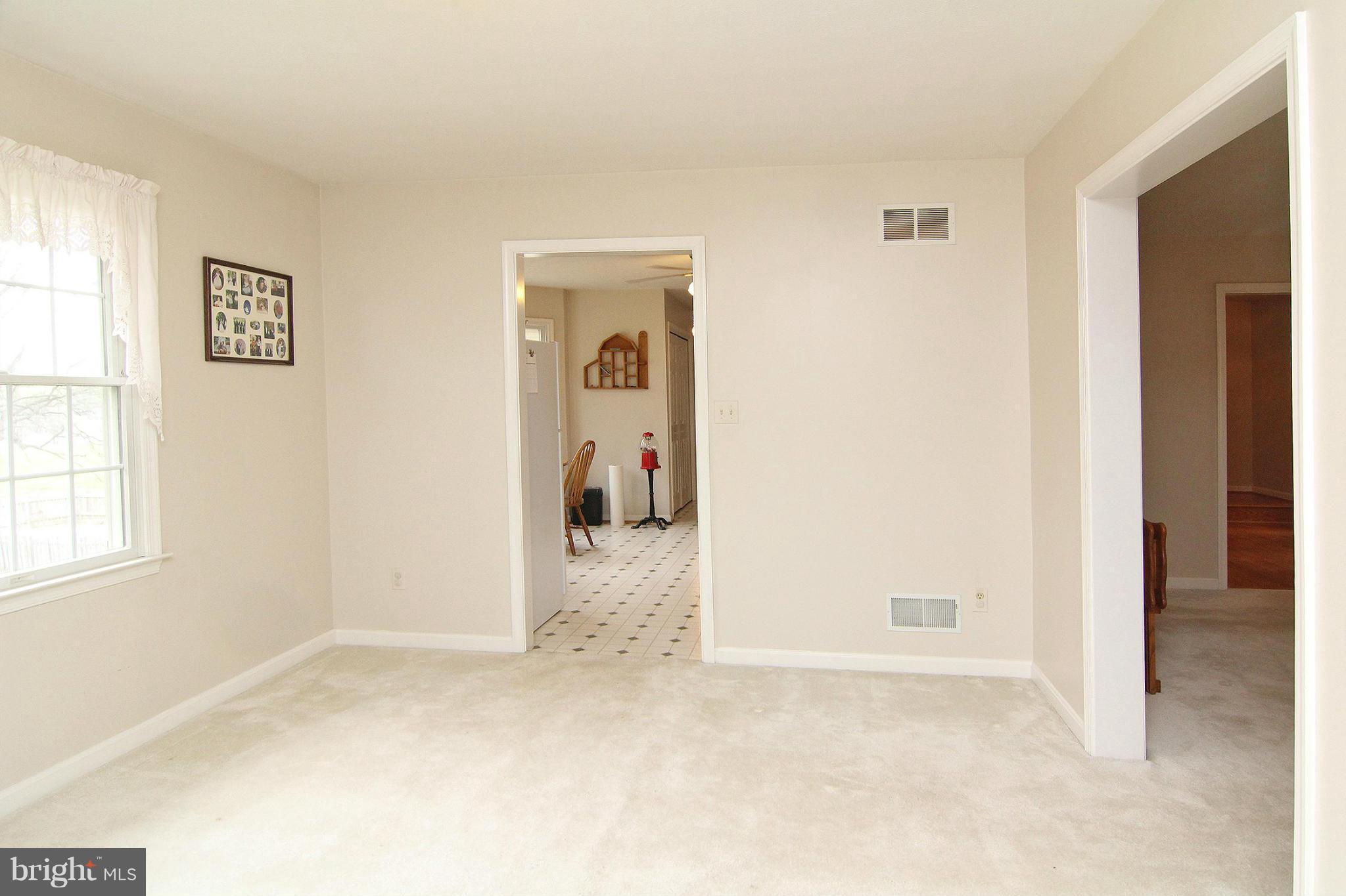4616 Skidmore Road Westminster, MD 21157 - Photo 10 of 27 Dining Room