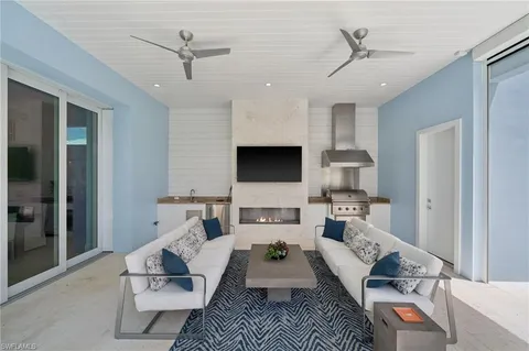 $4,289,000 | 26659 Hickory Boulevard, Bonita Springs, FL 34134