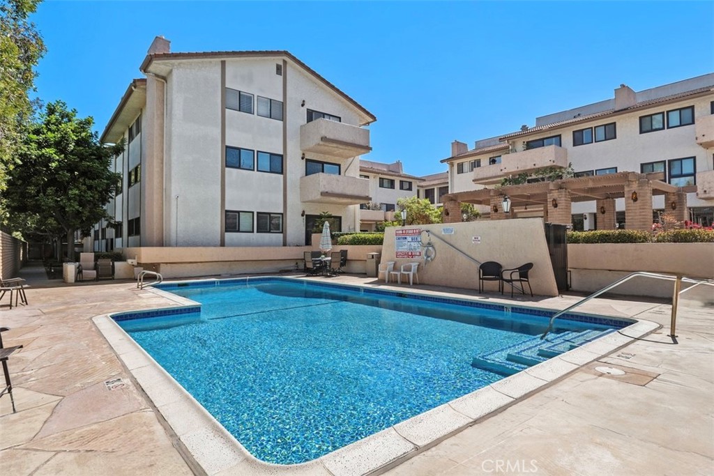 12300 Montecito Road, Unit 39 Seal Beach, CA 90740 - Photo 30 of 37 Communityý Pool