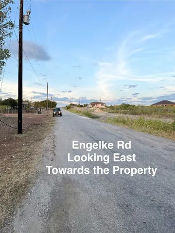 $150,000 | 390 Engelke Road, Niederwald, TX 78640