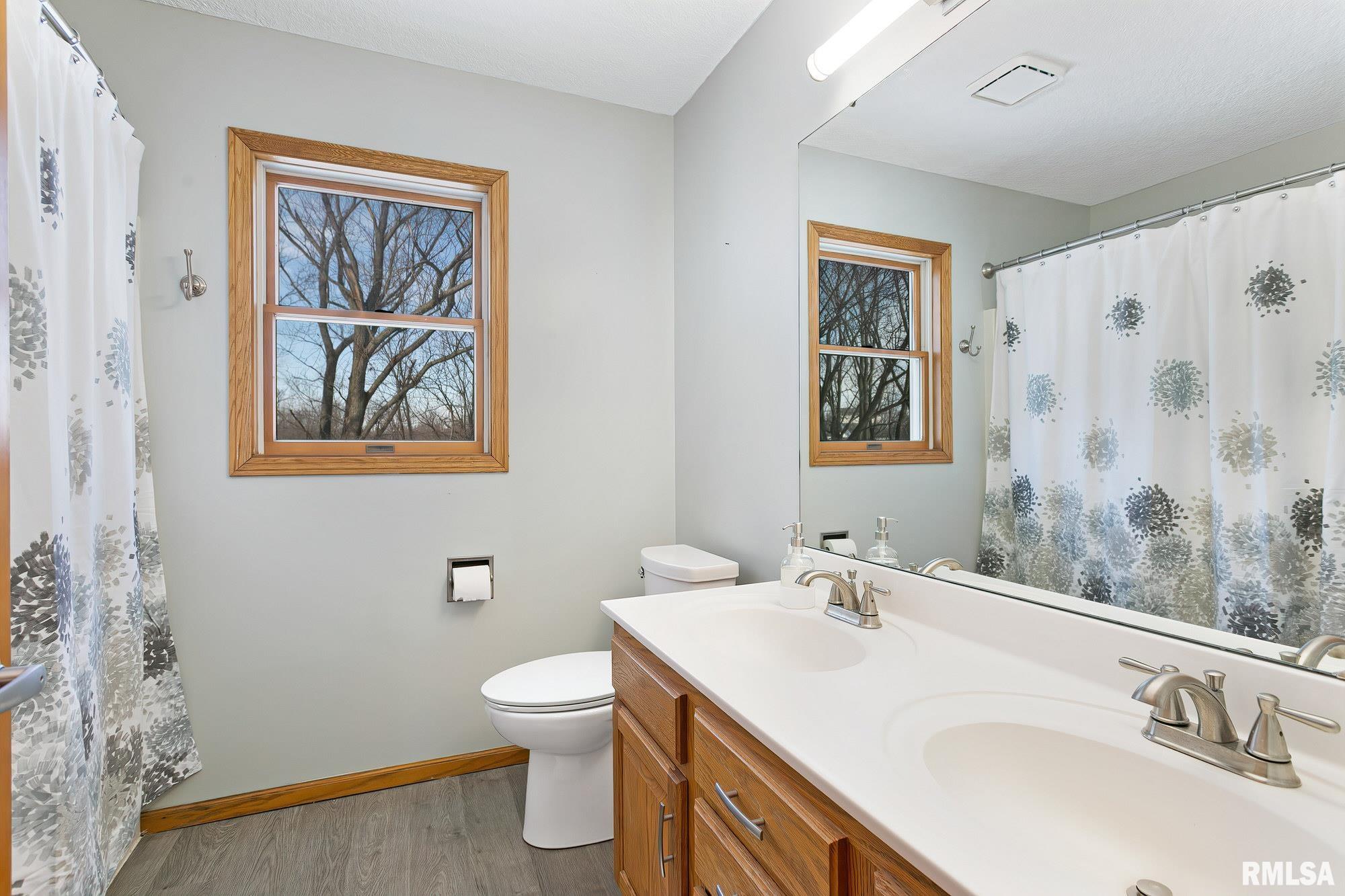 6022 Oakbrook Road Davenport, IA 52806 - Photo 25 of 42 Gallery Image 25