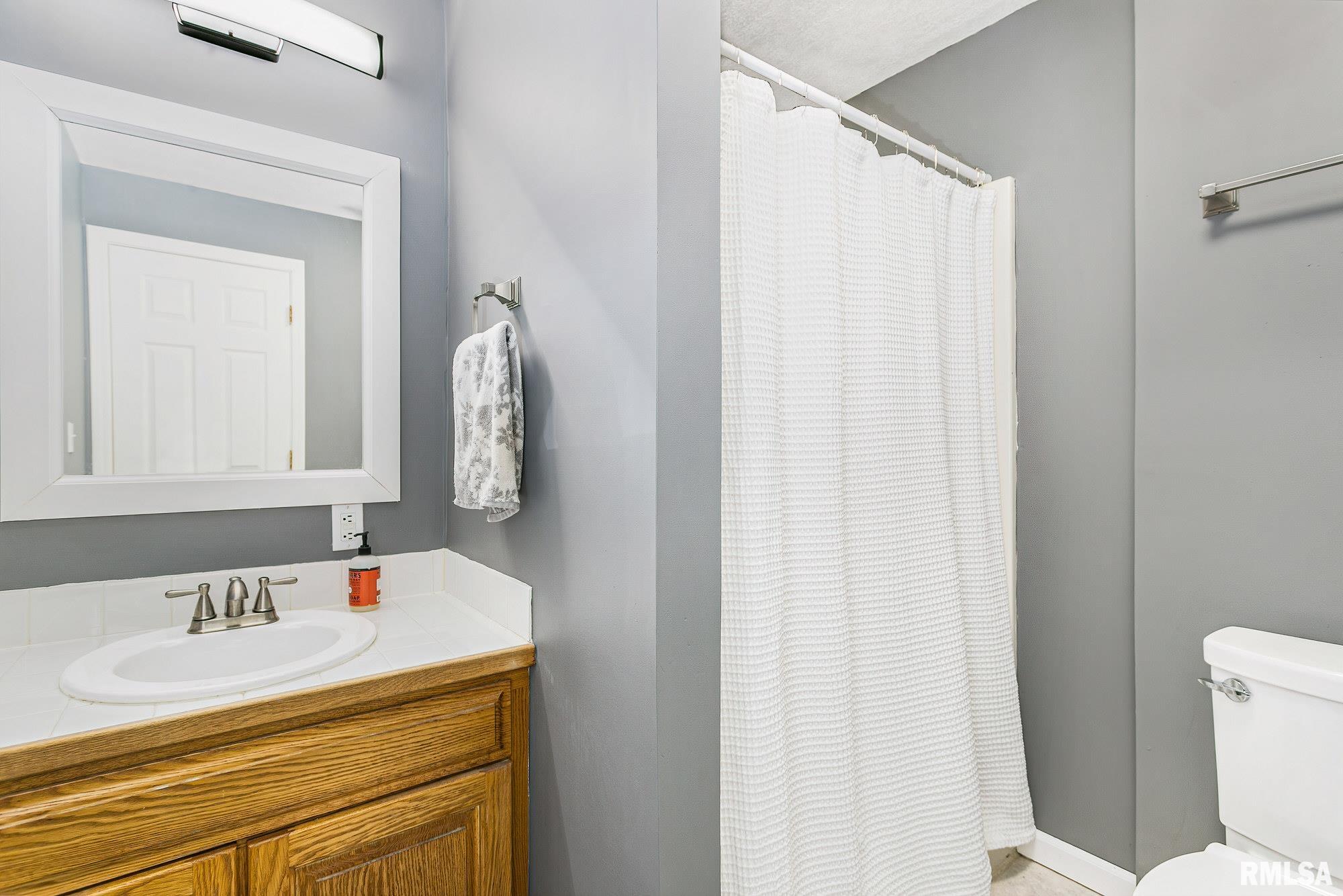 6022 Oakbrook Road Davenport, IA 52806 - Photo 34 of 42 Gallery Image 34