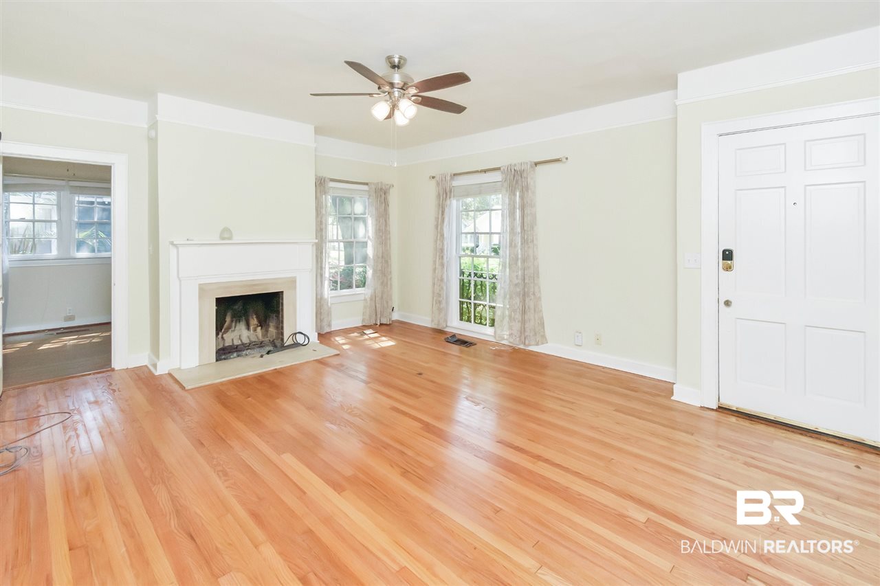 120 Margaret Street Mobile, AL 36607 - Photo 4 of 38