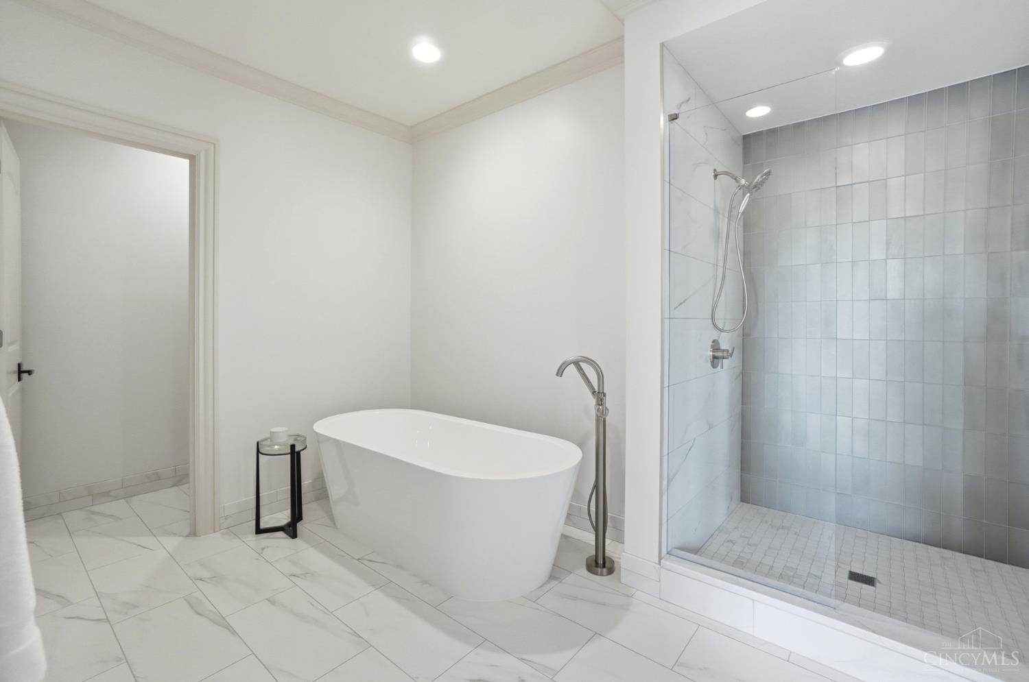 4535 Drake Road Cincinnati, OH 45243 - Photo 45 of 96
